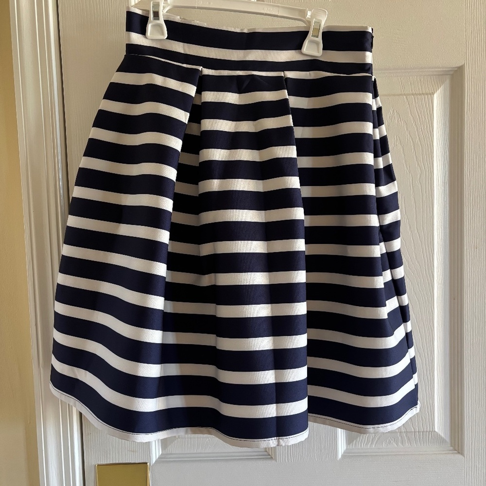 Chicwish NWT white navy striped Skirt, Size S.
